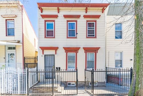 61 Cutler St, Newark, NJ, 07104-2563 | Card Image