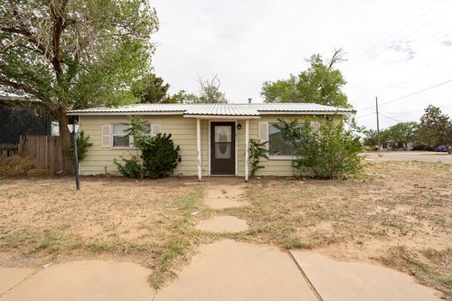 1015 10th St, Seagraves, TX, 79359 | Card Image