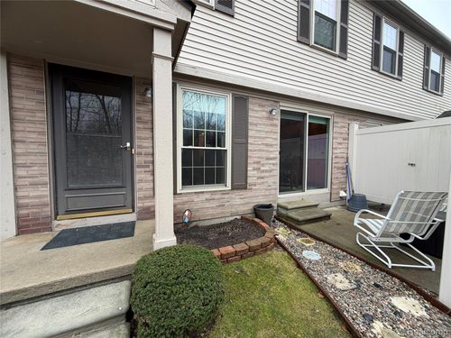 3041 High Pointe Ridge Rd, Lake Orion, MI, 48359-1176 | Card Image