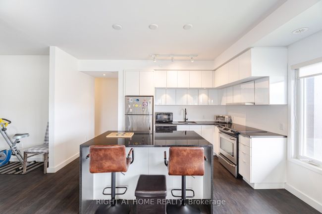 310 - 5005 Harvard Rd, Condo with 3 bedrooms, 2 bathrooms and 1 parking in Mississauga ON | Image 10