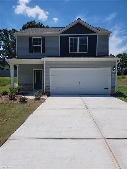 1072 Russell Dr, Winston Salem, NC, 27127-4955 | Card Image