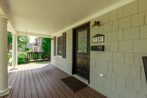 120 Church Ave, Islip, NY, 11751-4302 | Card Image
