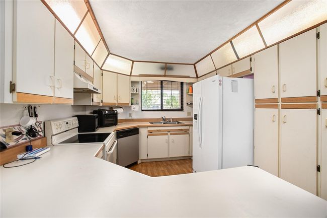 Kitchen | Image 9