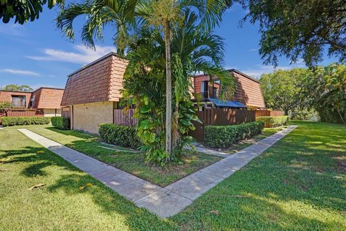 426 4th Ln, Greenacres, FL, 33463-4347 | Card Image