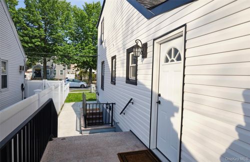 24120 83rd Ave, Bellerose, NY, 11426-1304 | Card Image