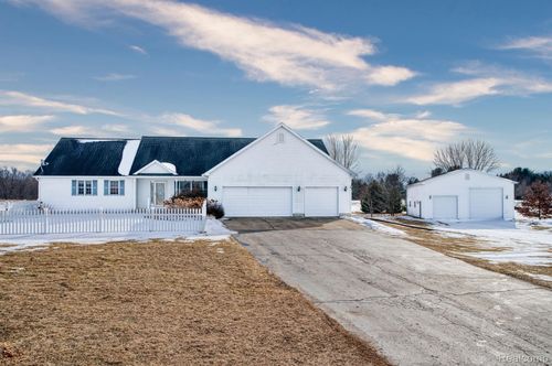 1052 E Dexter Trl, Dansville, MI, 48819-9733 | Card Image