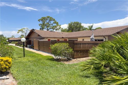 5638 Foxlake Dr, NORTH FORT MYERS, FL, 33917-5649 | Card Image