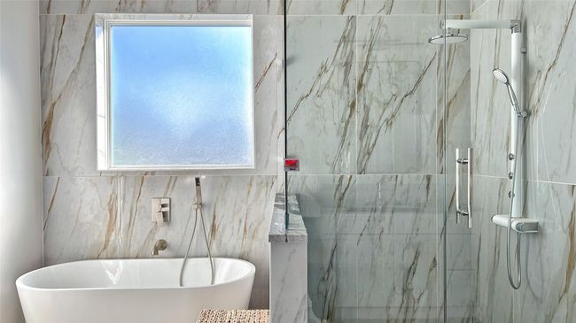 Master bathroom | Image 15