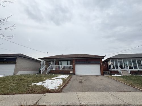 Upstair 10 Laskay Crescent, North York, ON, M3N1P3 | Card Image