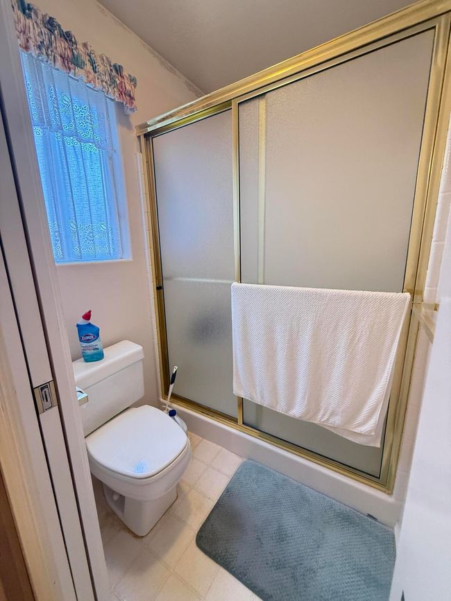 Primary Bathroom | Image 8