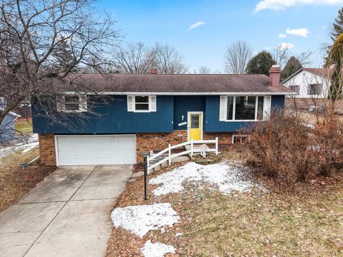 1945 Everbreeze Road, GREEN BAY, WI, 54304 | Card Image