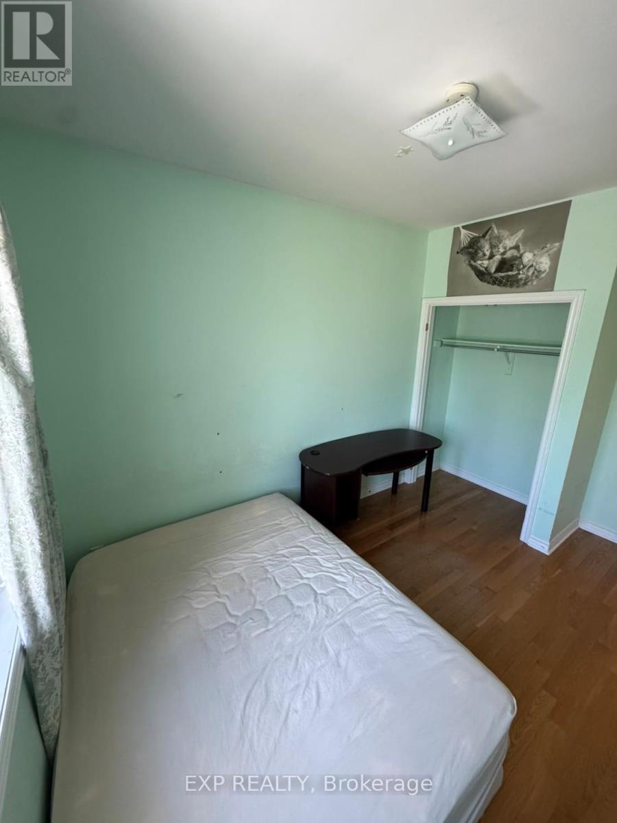 Residential Lease in Toronto (Newtonbrook East) 4