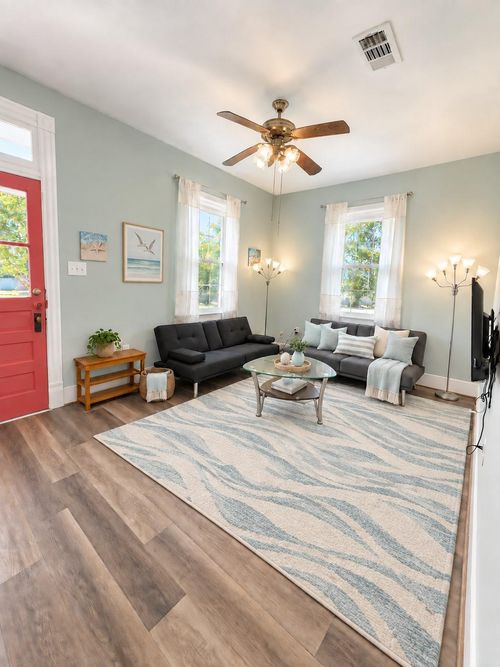 4015 Avenue O, Galveston, TX, 77550-6647 | Card Image
