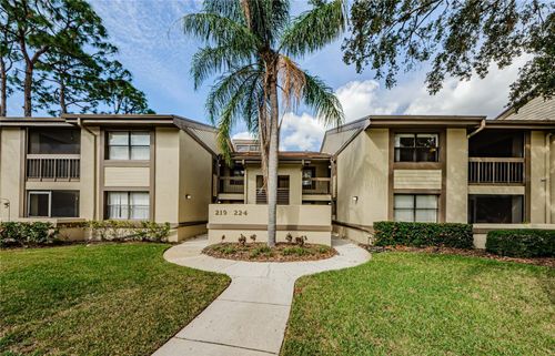 220-220 Woodlake Wynde, OLDSMAR, FL, 34677 | Card Image