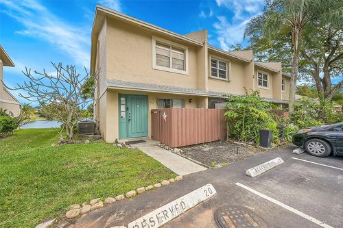 814 Banks Rd, Coconut Creek, FL, 33063-4658 | Card Image
