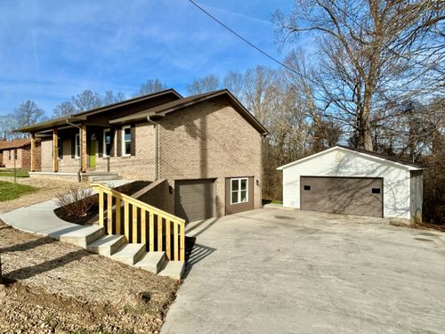 3810 Castlewood Ct, Somerset, KY, 42503-9100 | Card Image