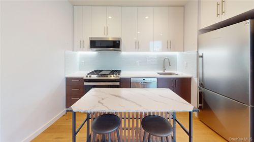 97 64 Road, New York, NY, 11423 | Card Image