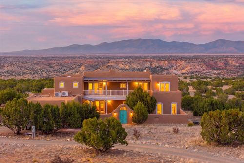 39 Gopeyka Canyon Rd, Cerrillos, NM, 87010-9802 | Card Image