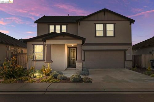 5439 Drawbridge Way, Riverbank, CA, 95367-0900 | Card Image