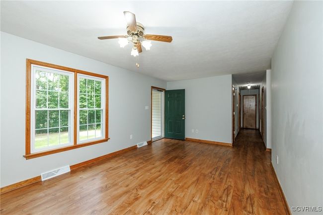 Living room and hall to bedrooms | Image 9