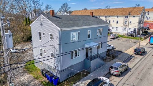 135 Snell St, Fall River, MA, 02721-2795 | Card Image