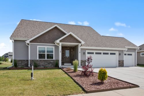 1451 Whalen Dr, Oconomowoc, WI, 53066-3592 | Card Image