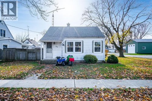 {{alt}} | Card Image