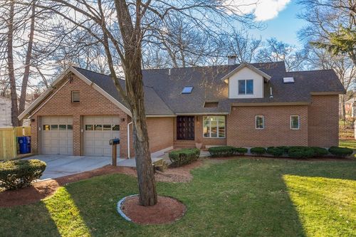 11 Beethoven Ave, Waban, MA, 02468-1732 | Card Image