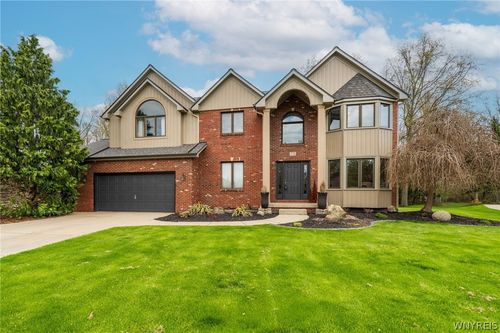 270 Woodstream Dr, Grand Island, NY, 14072-3235 | Card Image