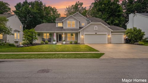 3480 Meadow Grove Dr Se, Kentwood, MI, 49512-9430 | Card Image