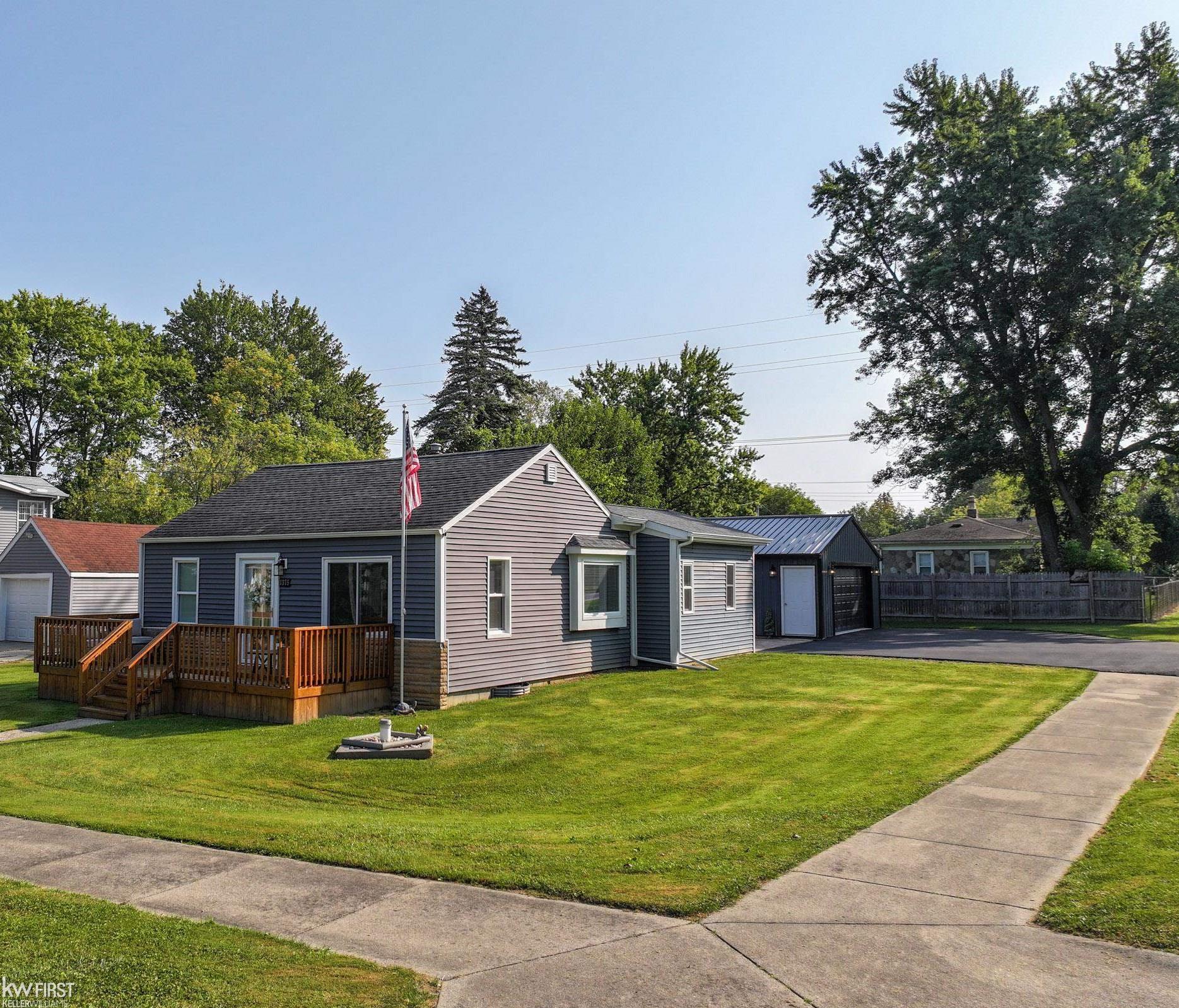Alberta Ave, Burton, MI 48509