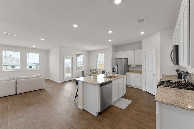 305 Evergreen Sumac Loop, House other with 4 bedrooms, 2 bathrooms and 2 parking in Kyle TX | Image 13