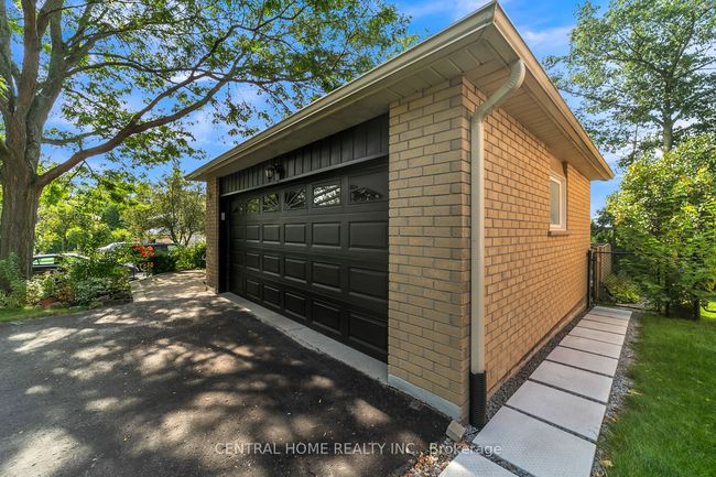 20 Hollis Cres, House other with 4 bedrooms, 3 bathrooms and 4 parking in Holland Landing ON | Image 5