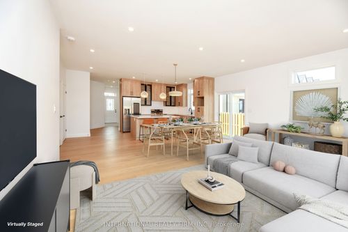 17 Mcintosh Ave, Chatham, ON, N7M6M1 | Card Image