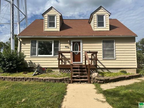 932 Hill St, Cherokee, IA, 51012-1549 | Card Image