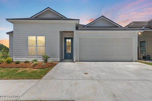 121 Santa Marta Dr, Youngsville, LA, 70592-6350 | Card Image