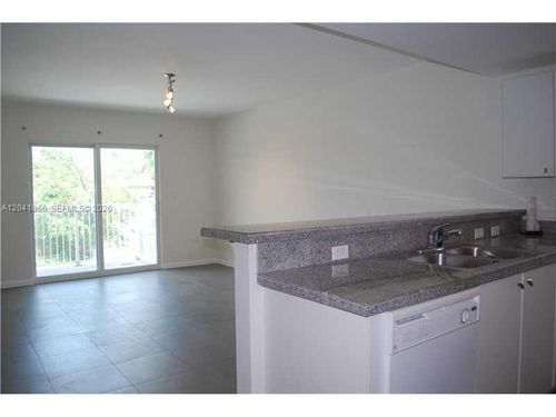 207-2740 Sw 28th Ter, Miami, FL, 33133-3753 | Card Image