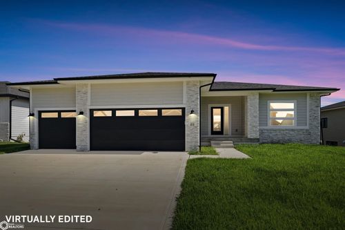 65 Nw Hidden Knl, Waukee, IA, 50263-6305 | Card Image