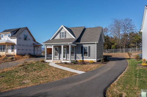 320 Lilly Bell Dr, Lexington, VA, 24450-3843 | Card Image