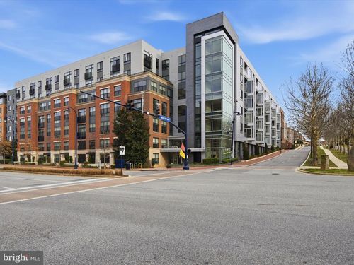 214-145 Riverhaven Dr, OXON HILL, MD, 20745-1059 | Card Image