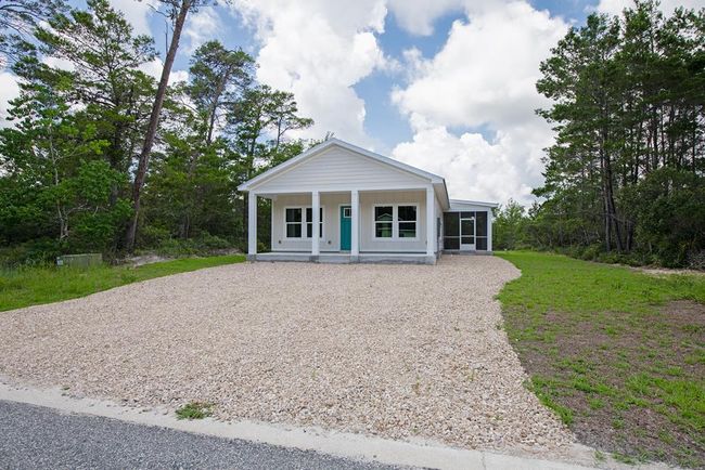 1722 Landing St, House other with 3 bedrooms, 2 bathrooms and 3 parking in Carrabelle FL | Image 4