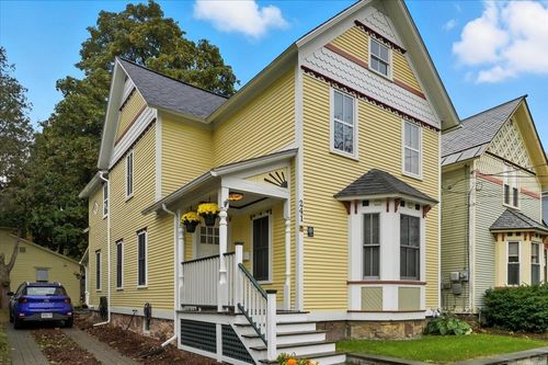241 Loomis St, Burlington, VT, 05401-3336 | Card Image