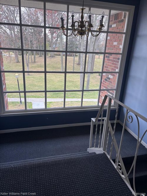 apt-5-433 Fox Hills Dr S, Bloomfield Hills, MI, 48304-1350 | Card Image