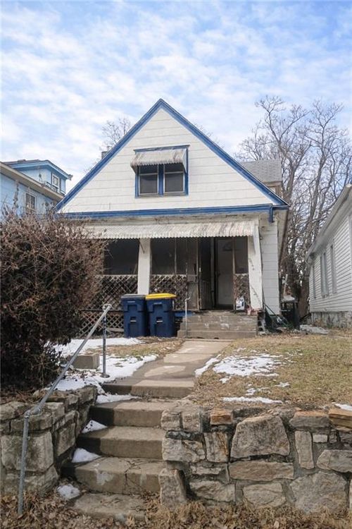 2744 Brooklyn Ave, Kansas City, MO, 64109-1320 | Card Image