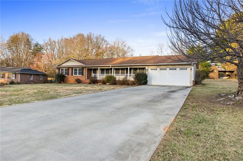 104 Cherokee Rd, Easley, SC, 29642-1013 | Card Image