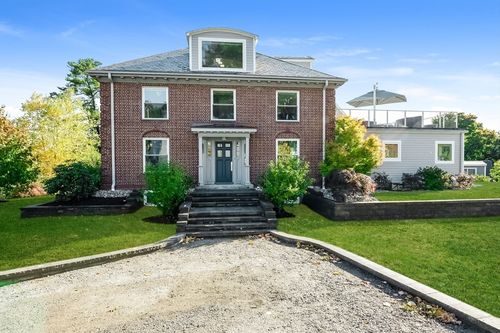 2 Evergreen Ave, Auburndale, MA, 02466-1703 | Card Image