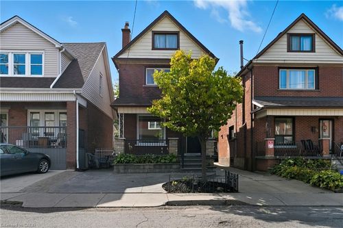 {{alt}} | Card Image