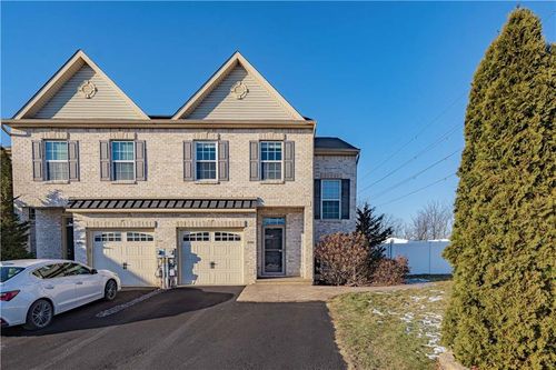 4484 Bellflower Way, Upper Macungie Twp, PA, 18104 | Card Image