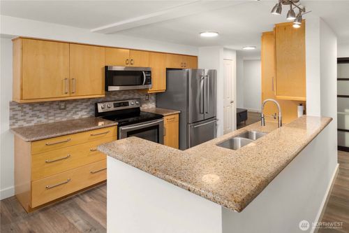 209-107 20th Ave, Seattle, WA, 98122-5872 | Card Image
