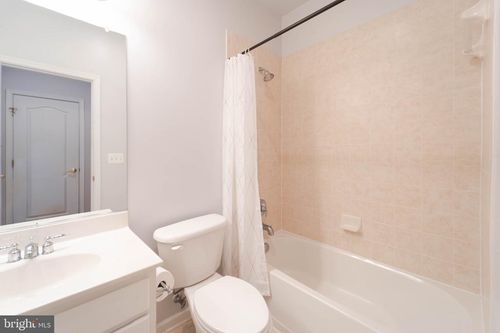 4631 Carisbrooke Ln, FAIRFAX, VA, 22030-6198 | Card Image